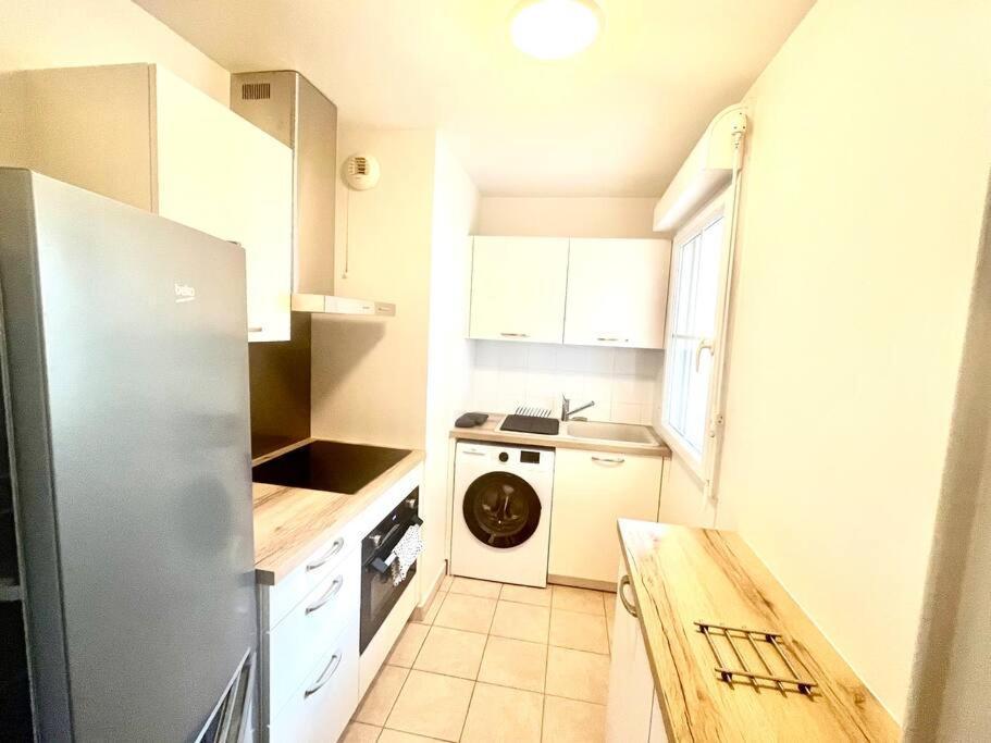 Le Sept Avec Parking, Transfert Apartment Vaires-sur-Marne Luaran gambar